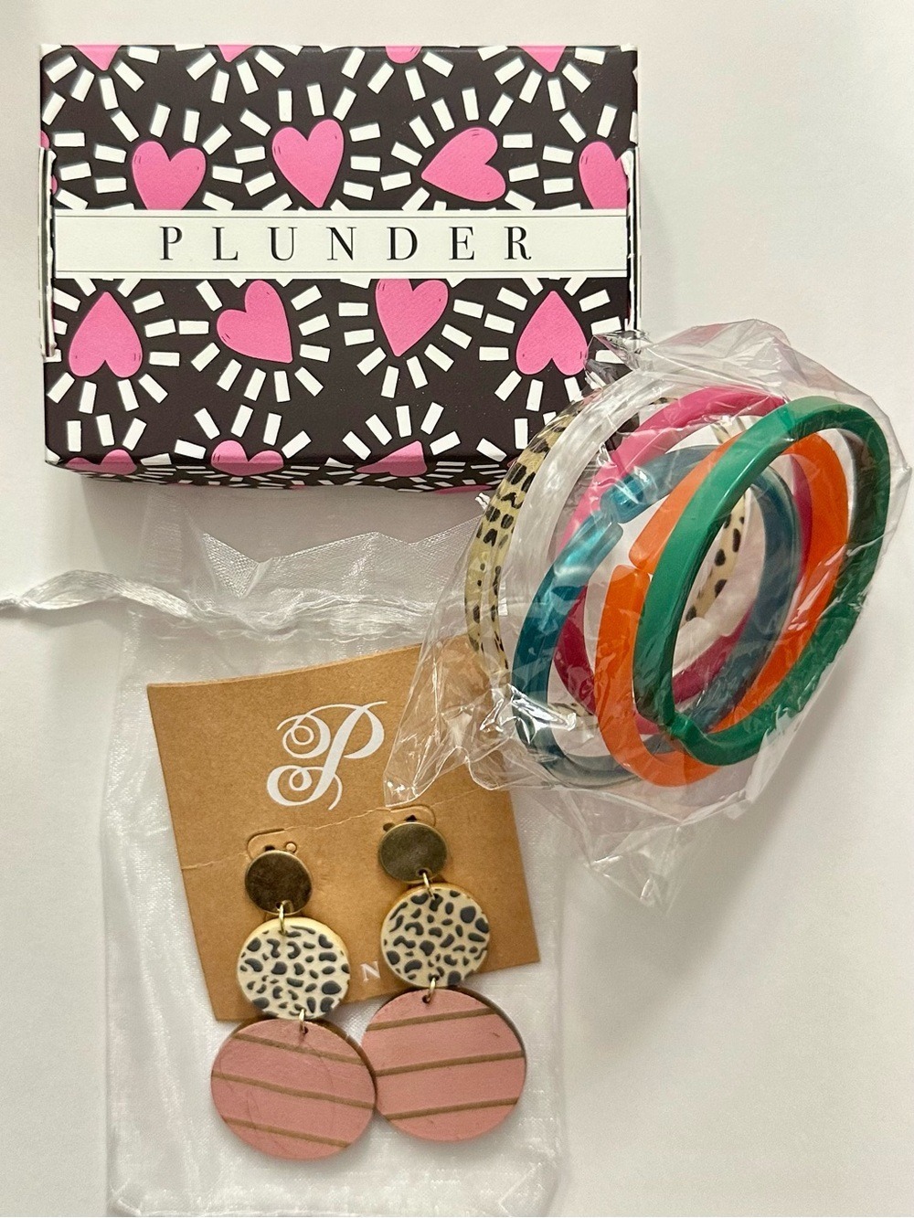 Plunder Ayana Gold Disc, Leopard & Pink Stripe Earrings and 6 Bracelet Set - NIB - Picture 1 of 12